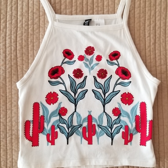 Crop top - Picture 1 of 3